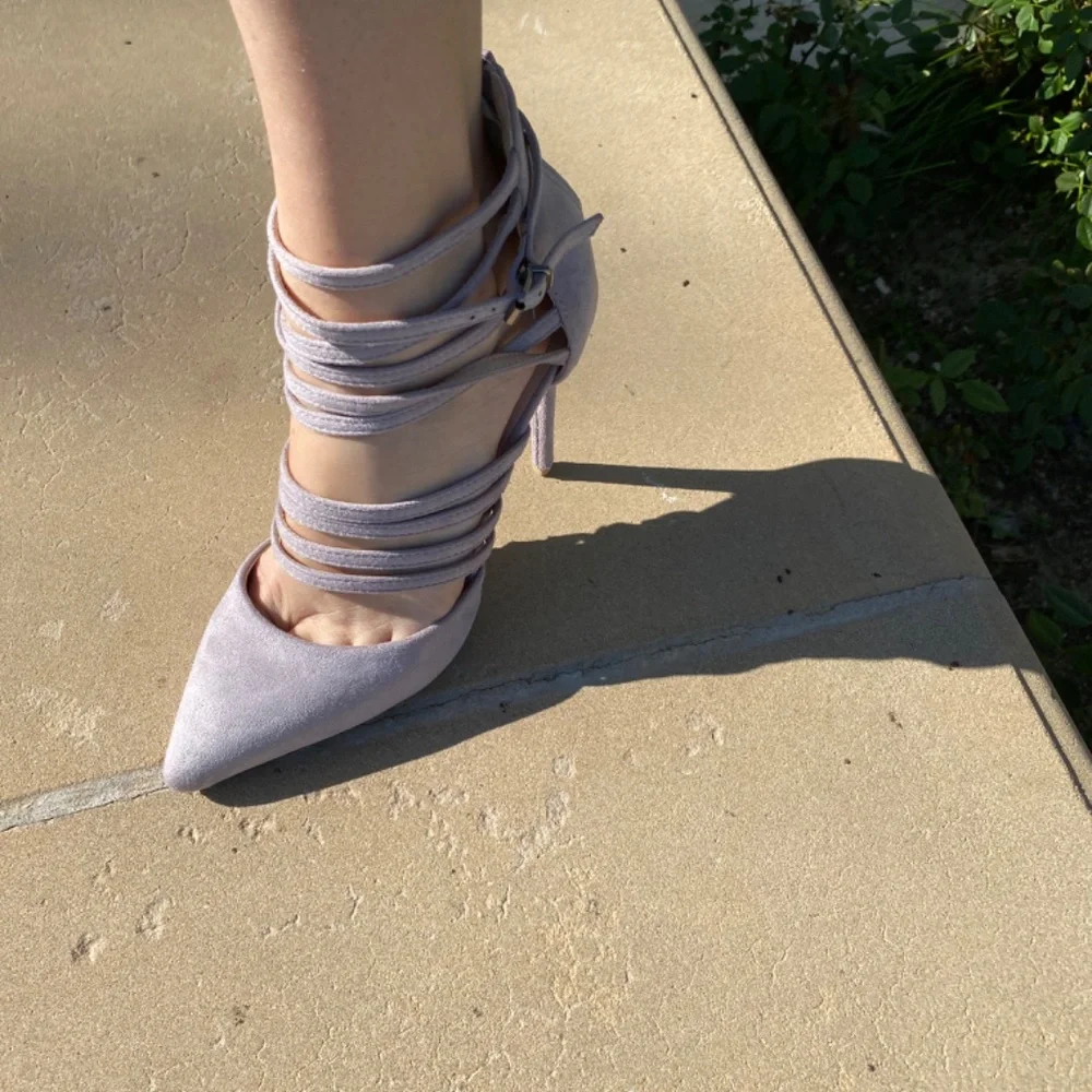 Heels - Picture 3 of 3